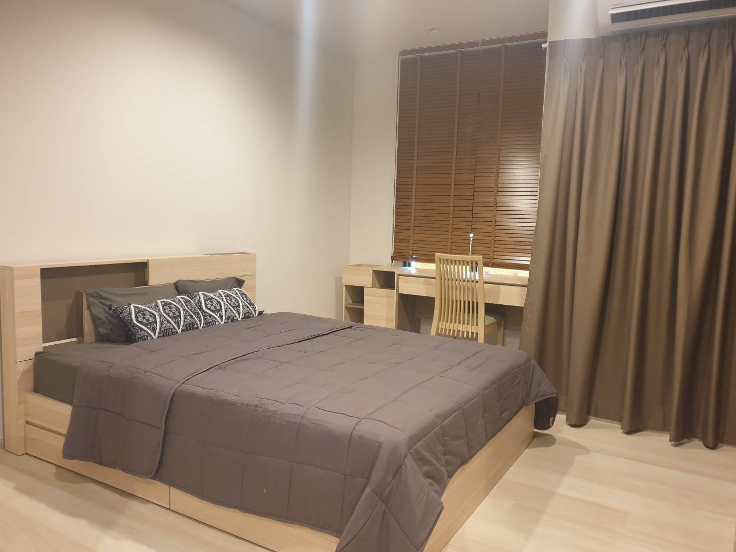 Life One Wireless for Rent – BTS Phloen Chit 600 meters – Unit 24 Sq.m.