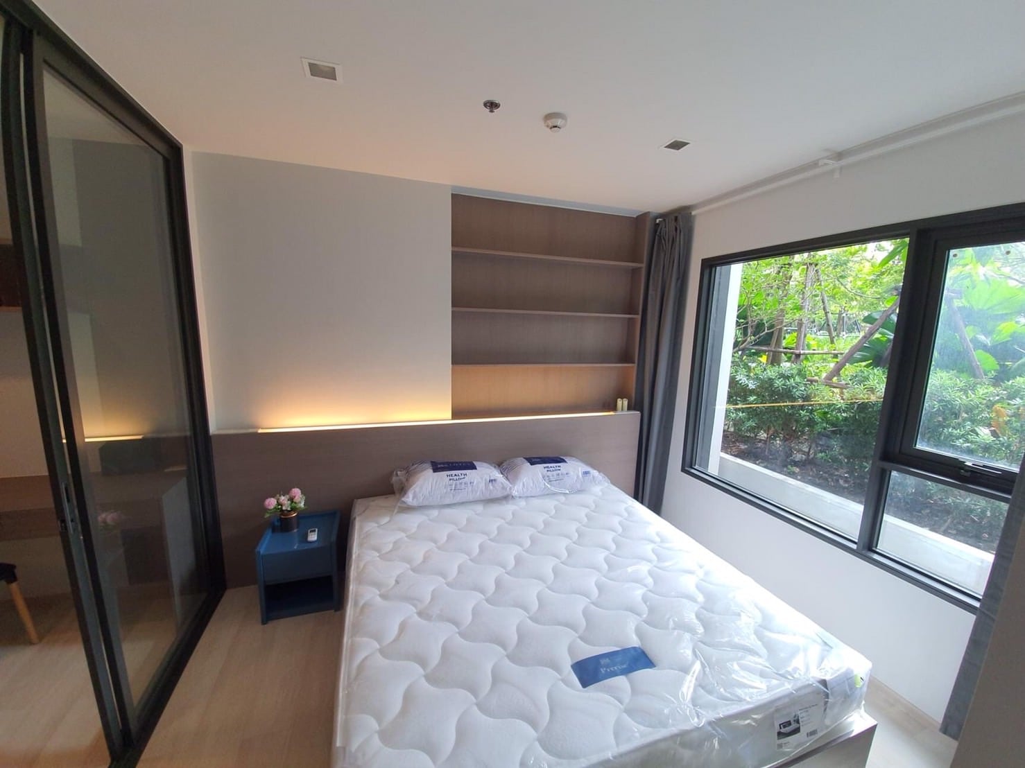 Life One Wireless for Rent – BTS Phloen Chit 600 meters – Unit 35 Sq.m.