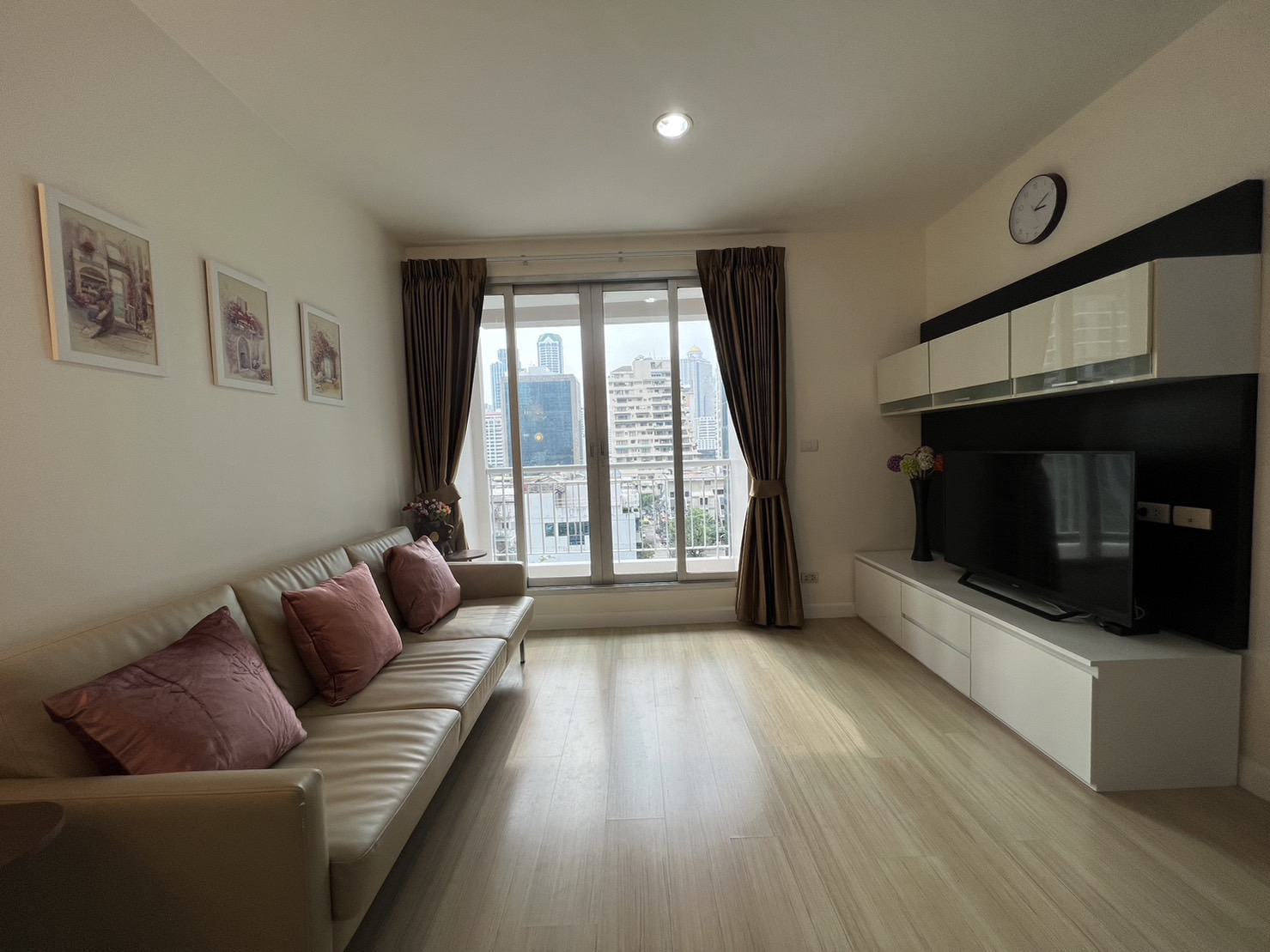 For Rent LIFE@SATHORN 10***Special Price 32,000*** (Ref. No. : 27741 )